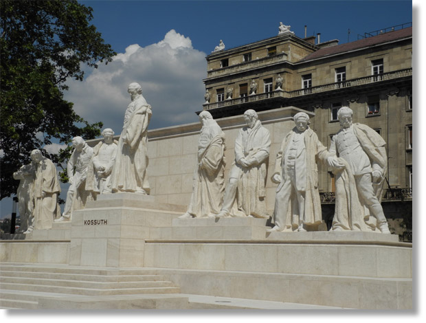 parliament_statues
