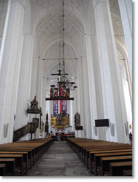 gdansk_basilica_of_saint_mary_inside