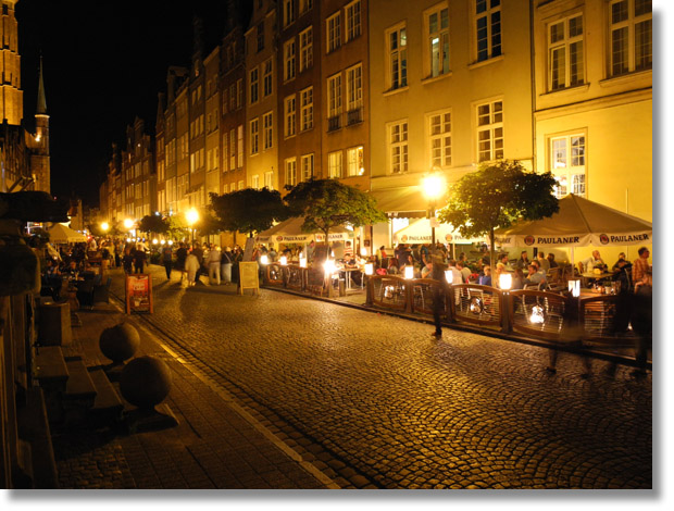 gdansk_piwna_street_night
