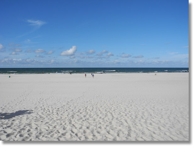 leba_dunes_huge_beach