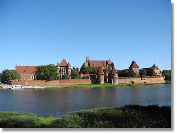 malbork_castle_postcard