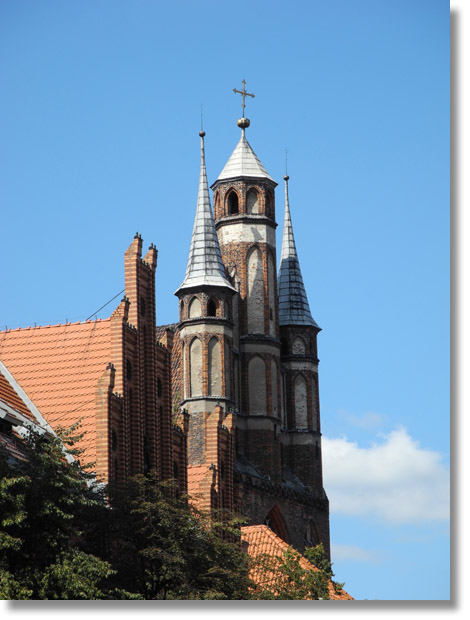 torun_church_of_assumption_of_the_blessed_virgin_mary_towers