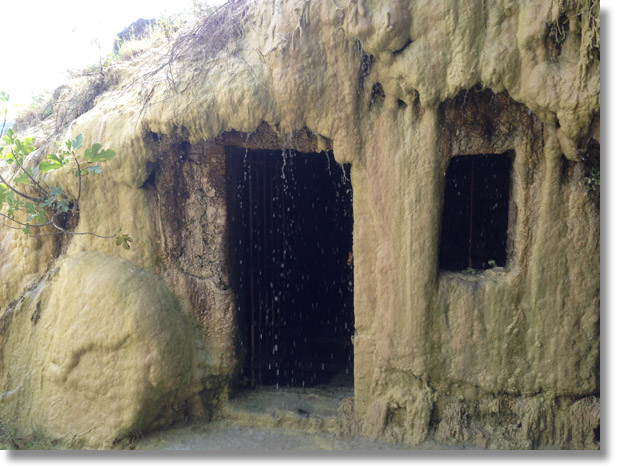 bagno_vignoni_cave_house