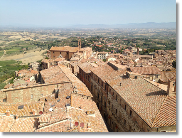 montepulciano_roofs_view