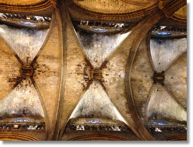 cathedral_of_barcelona_ceiling