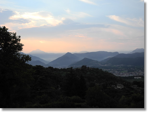 bergamo_castello_di_san_vigilio_mountains_view_no1