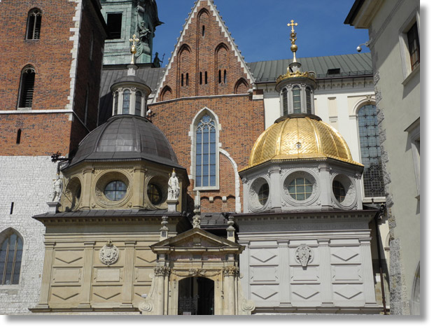 wawel_cathedral_domes