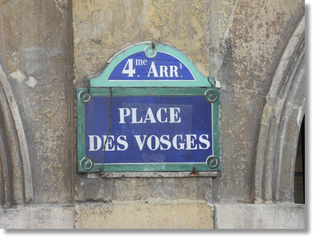 place_des_vosges_sign