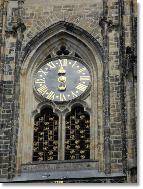 saint_vitus_cathedral_clock