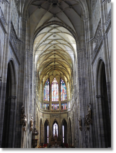 saint_vitus_cathedral_inside