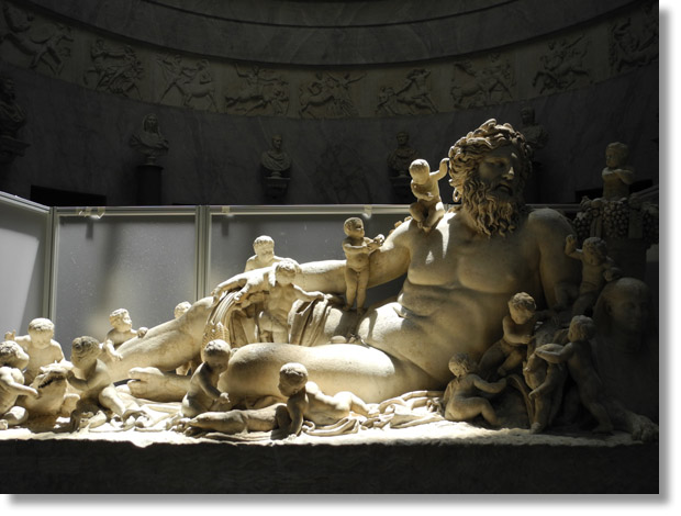 vatican_museums_statue.jpg