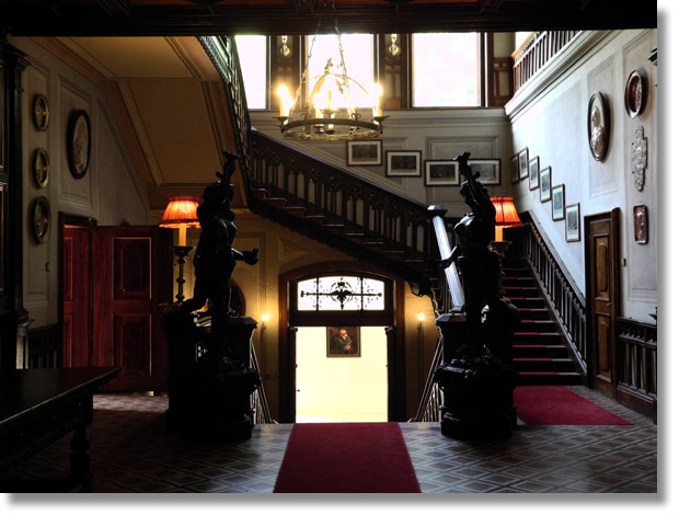betliar_castle_inside_stairs